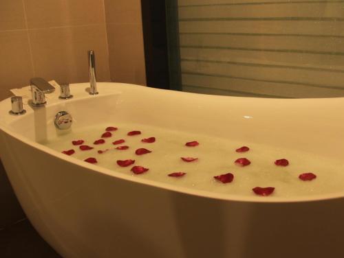 lavande hotels yinchuan railway station wanda