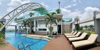 infinity 28 condominium