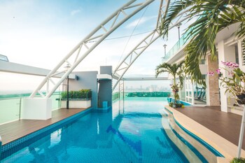 infinity 28 condominium