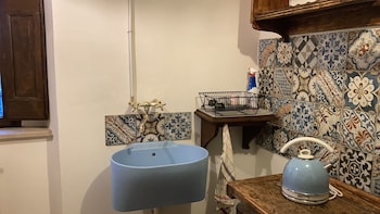 caprese michelangelo