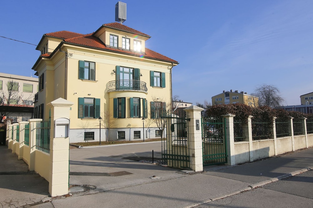 hotel vila katrca