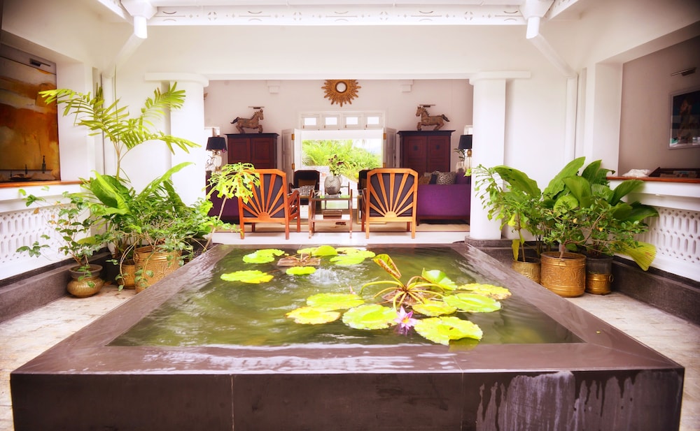 the flame tree estate and hotel