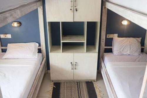 castaway island hostel