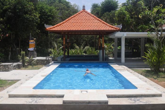 castaway island hostel