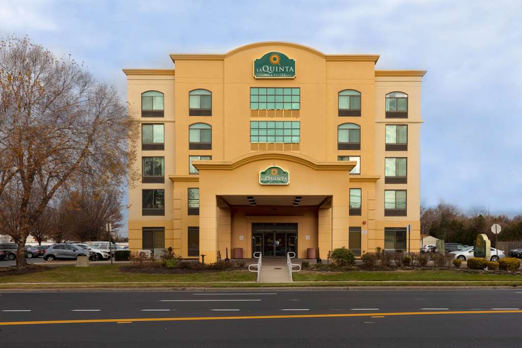 la quinta inn and suites by wyndham garden city