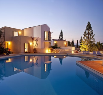 galaxy suites boutique resort