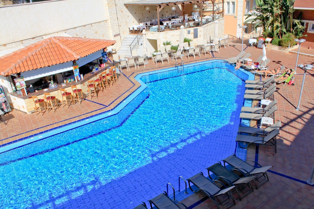 porto kalamaki hotel