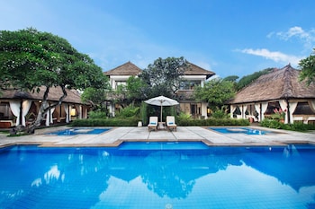 villa pantai karang