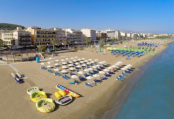 steris elegant beach hotel and apartments