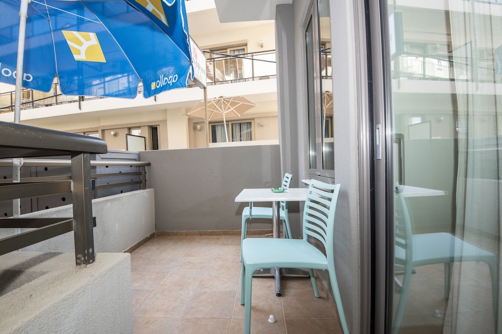 steris elegant beach hotel and apartments
