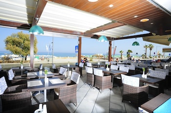 steris elegant beach hotel and apartments
