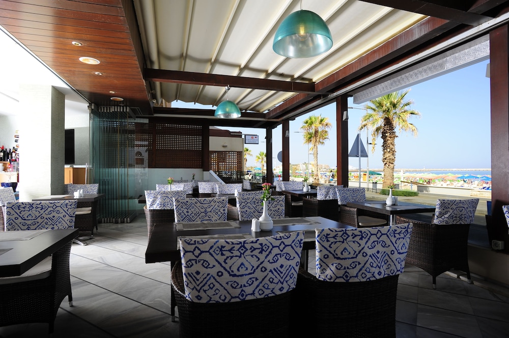 steris elegant beach hotel and apartments