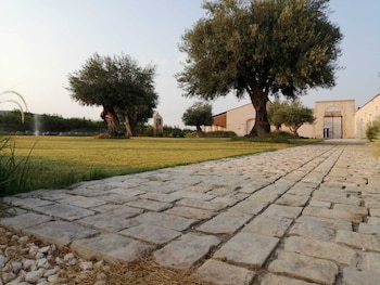 avola