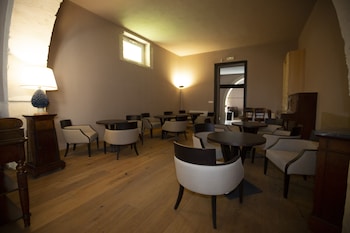 avola