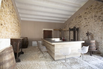 avola
