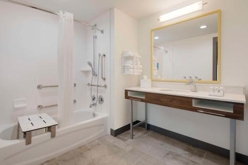 hampton inn and suites diberville biloxi