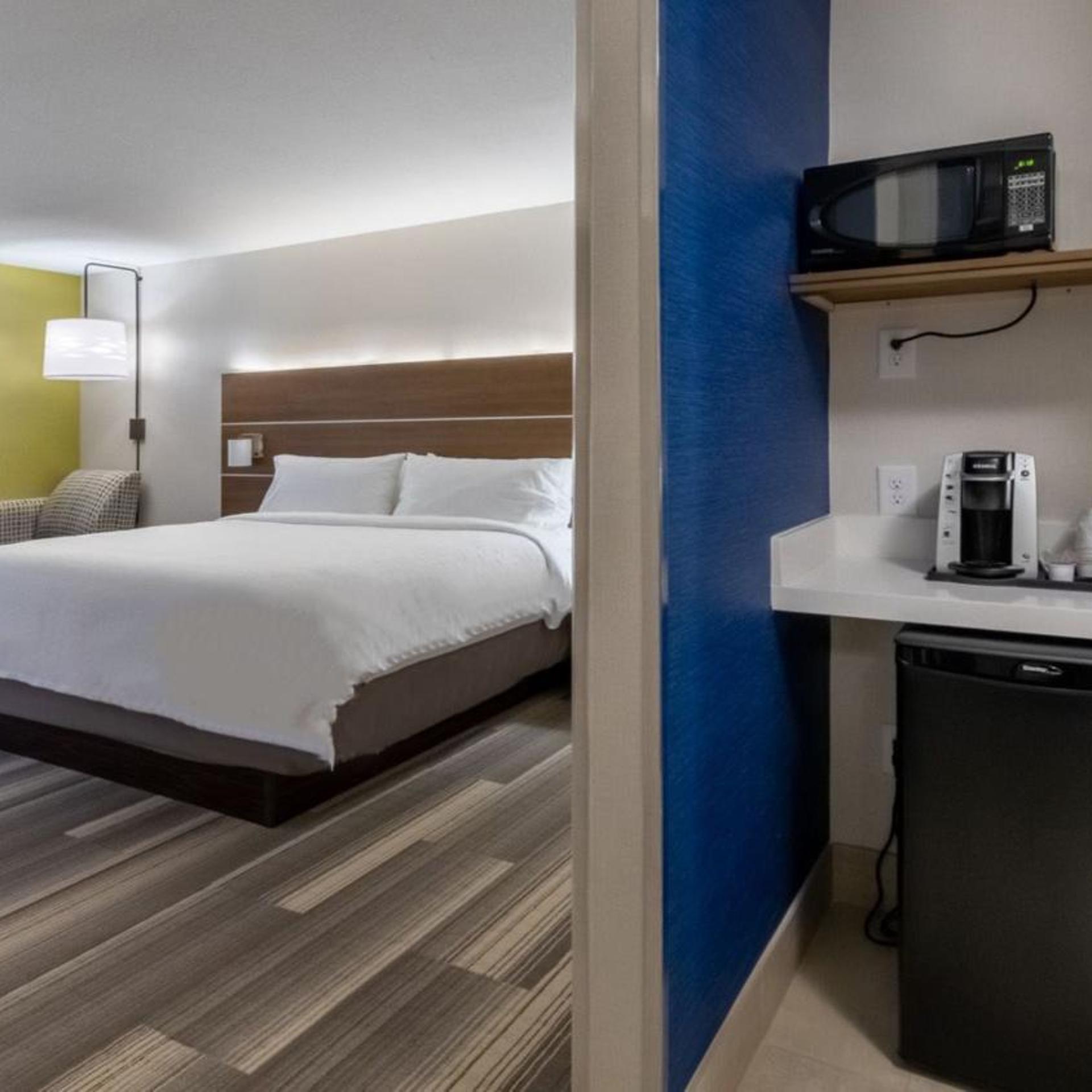 holiday inn express and suites marion an ihg hotel