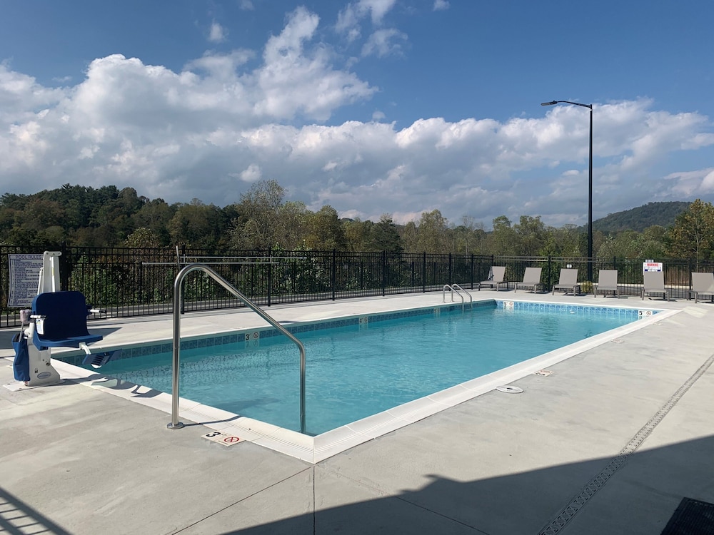 holiday inn express and suites marion an ihg hotel