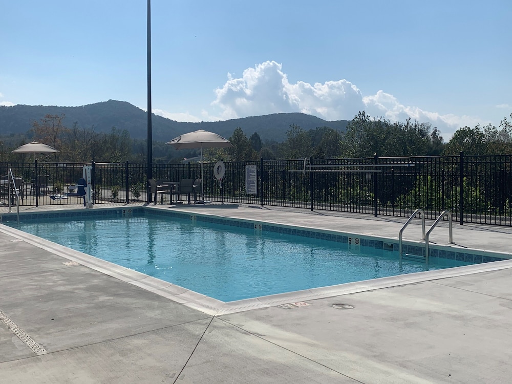 holiday inn express and suites marion an ihg hotel