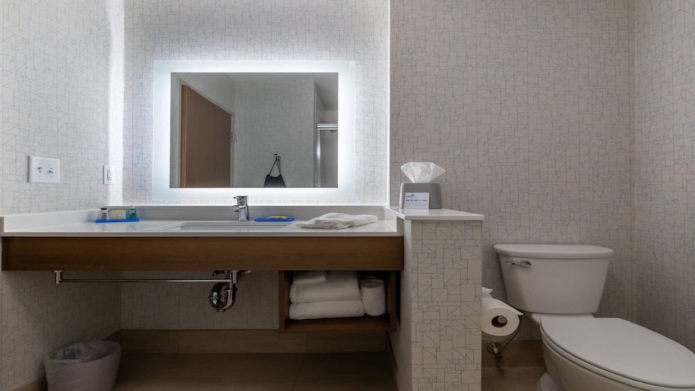 holiday inn express and suites marion an ihg hotel