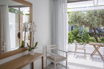 maritimo beach hotel