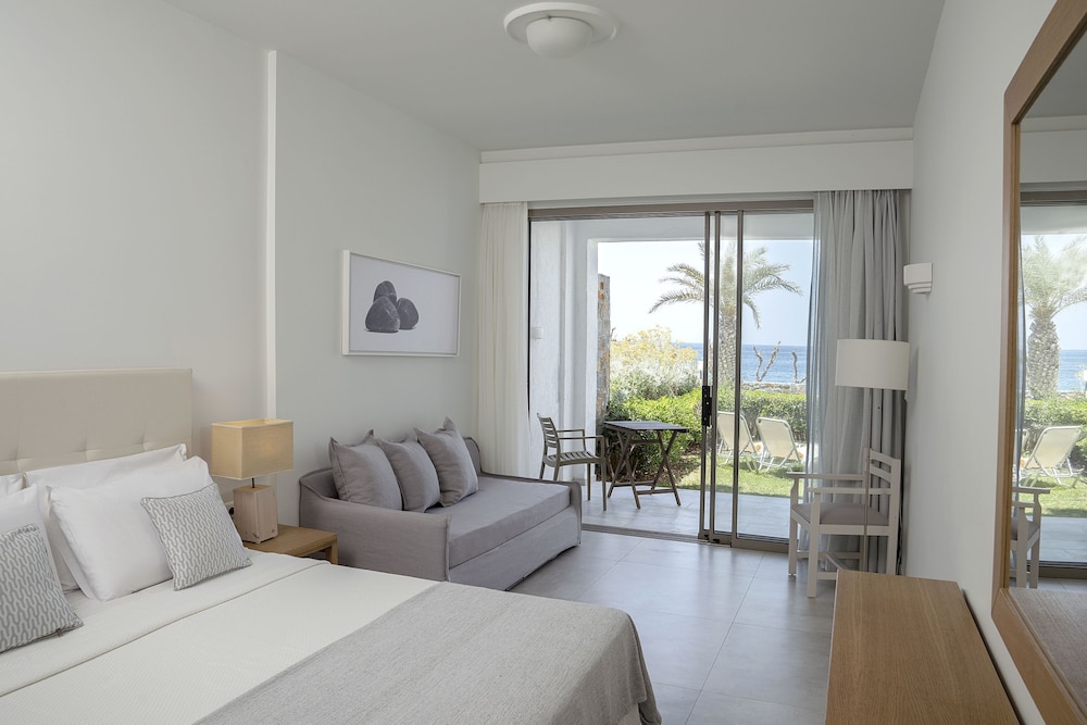 maritimo beach hotel