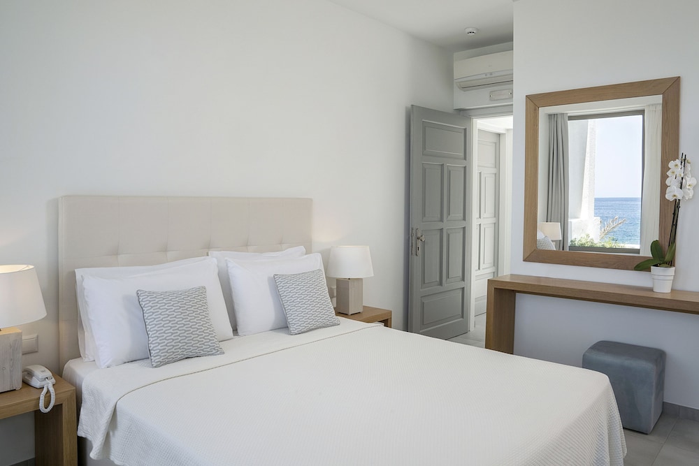 maritimo beach hotel