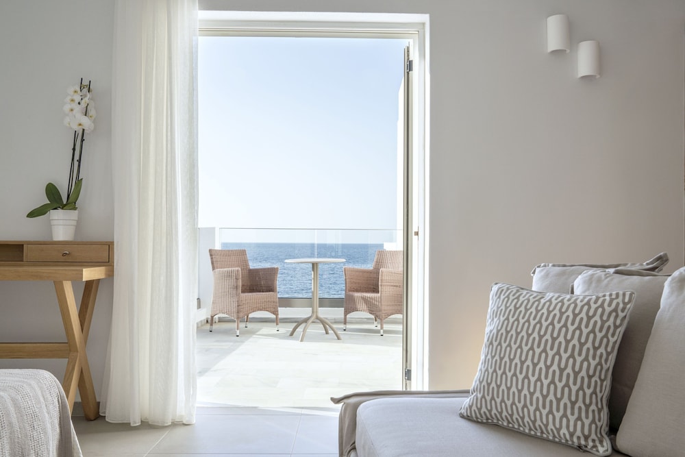 maritimo beach hotel