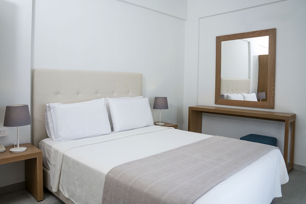 maritimo beach hotel