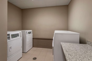 mainstay suites bowling green