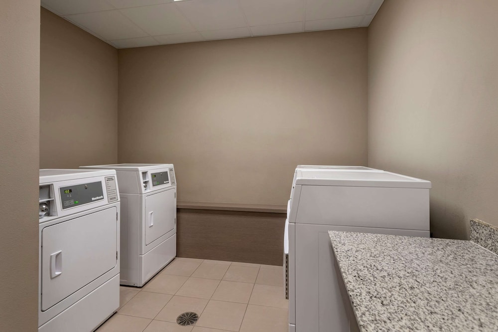 mainstay suites bowling green