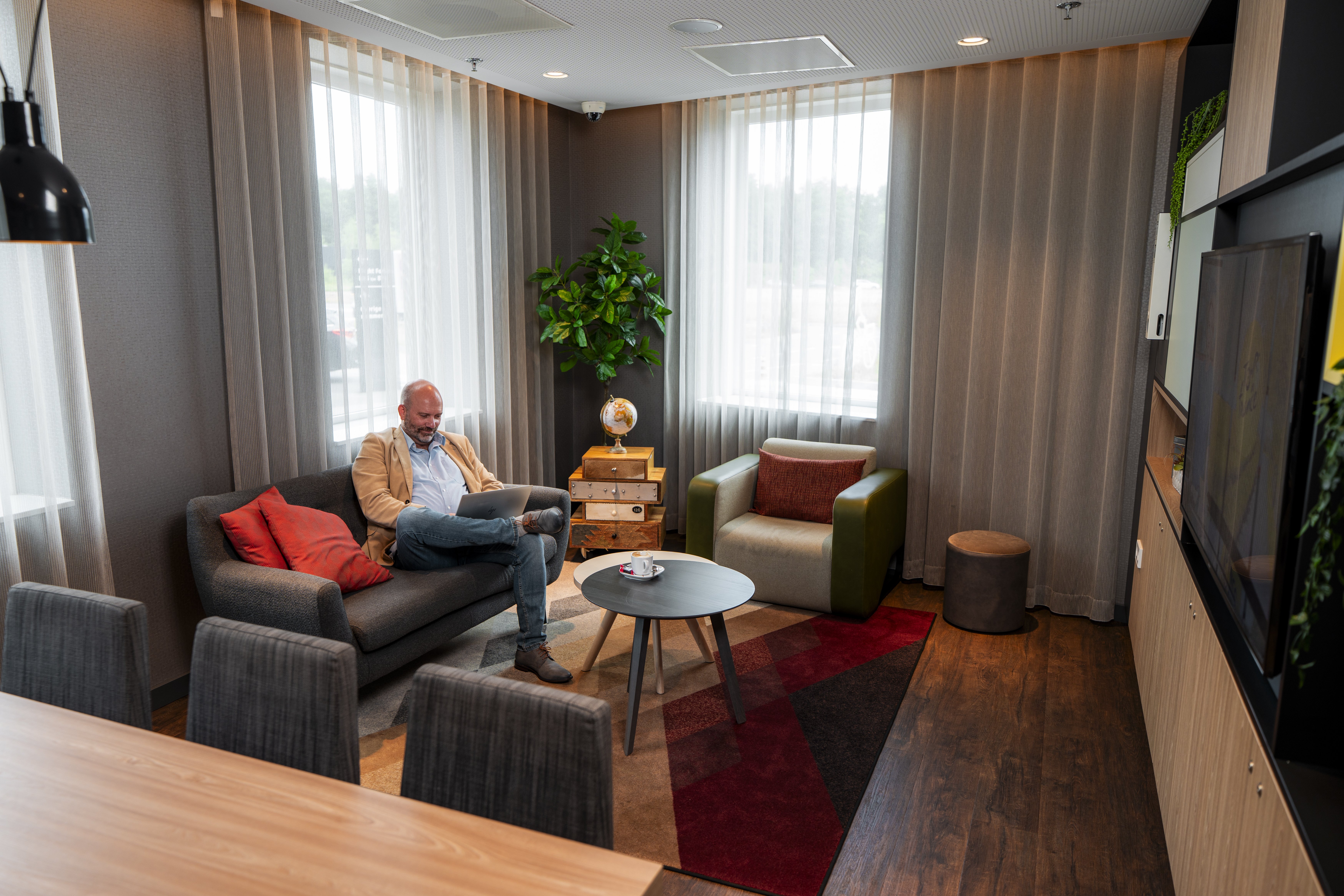 holiday inn eindhoven airport an ihg hotel