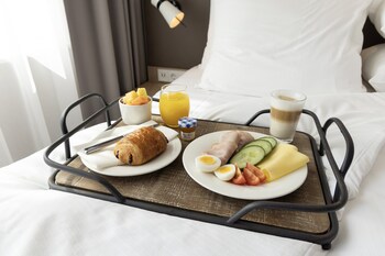 holiday inn eindhoven airport an ihg hotel