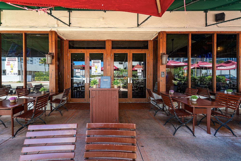 normans hotel and dining