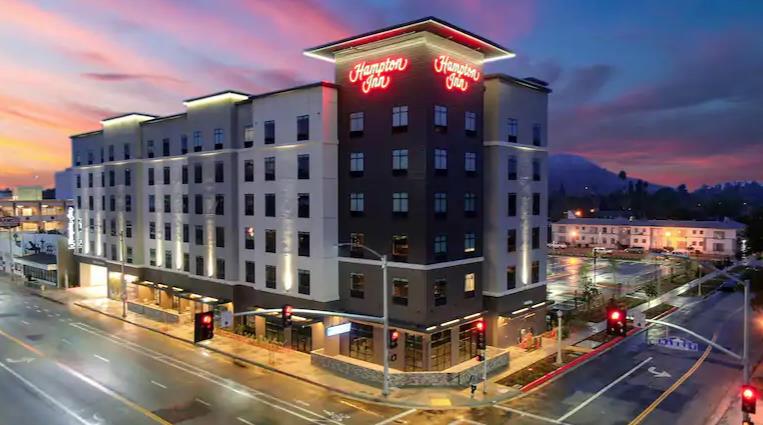 hampton inn riverside downtown
