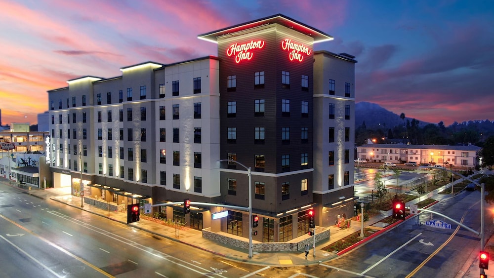 hampton inn riverside downtown