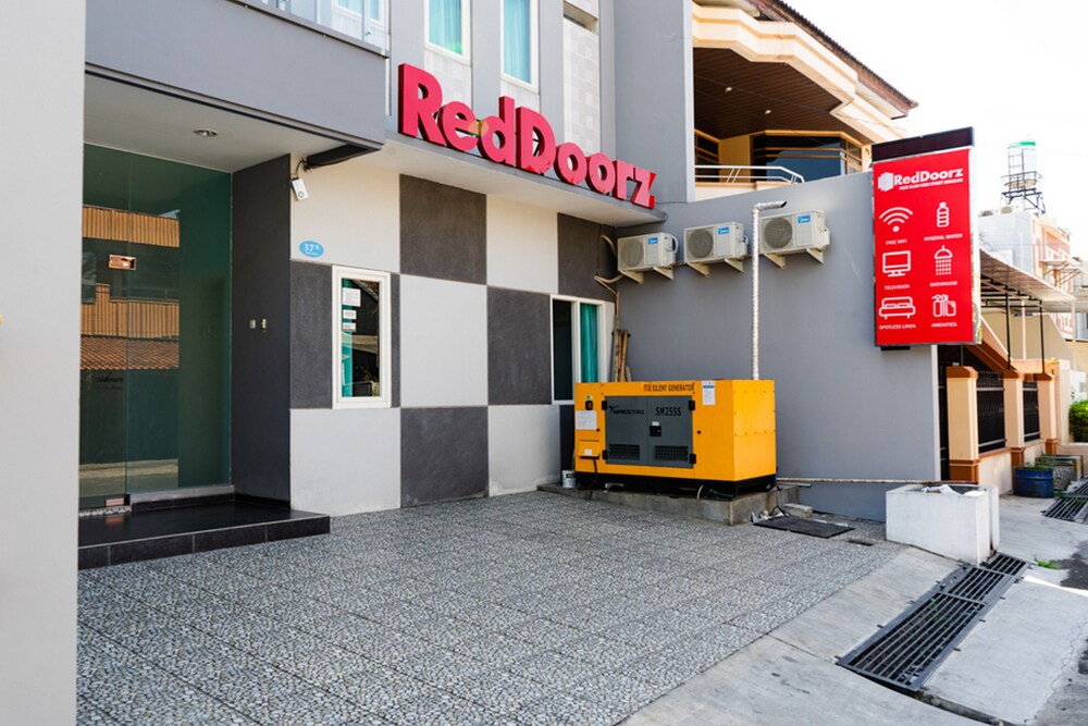 reddoorz near gajah mada street semarang
