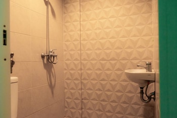 reddoorz near gajah mada street semarang