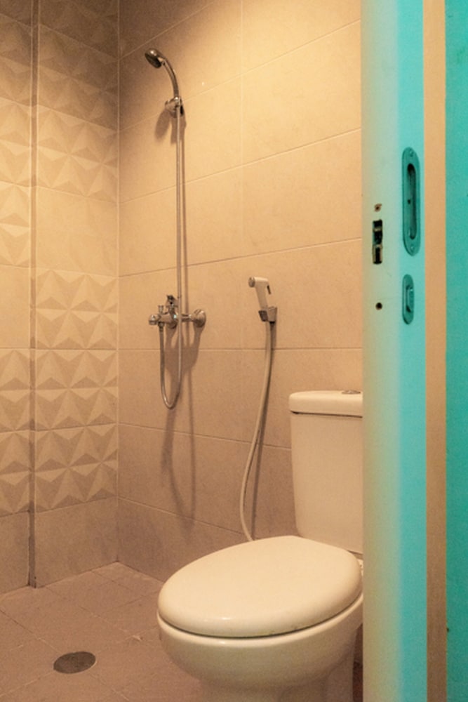 reddoorz near gajah mada street semarang