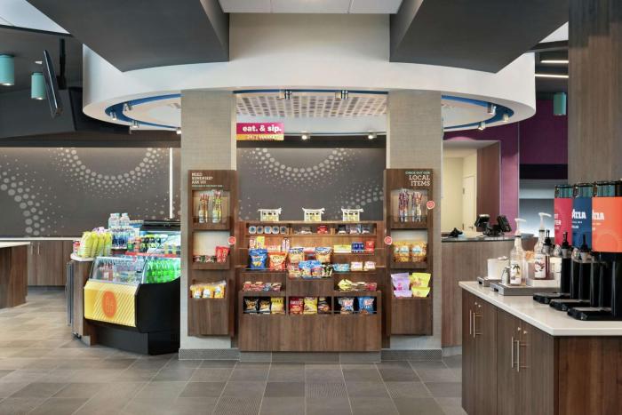 tru by hilton duluth mall area