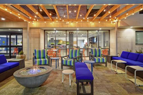 home2 suites by hilton taylor detroit