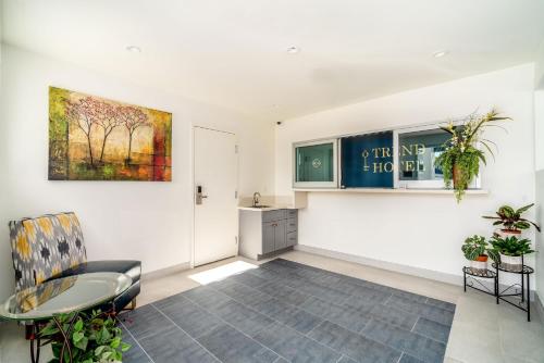 trend hotel at lax airport