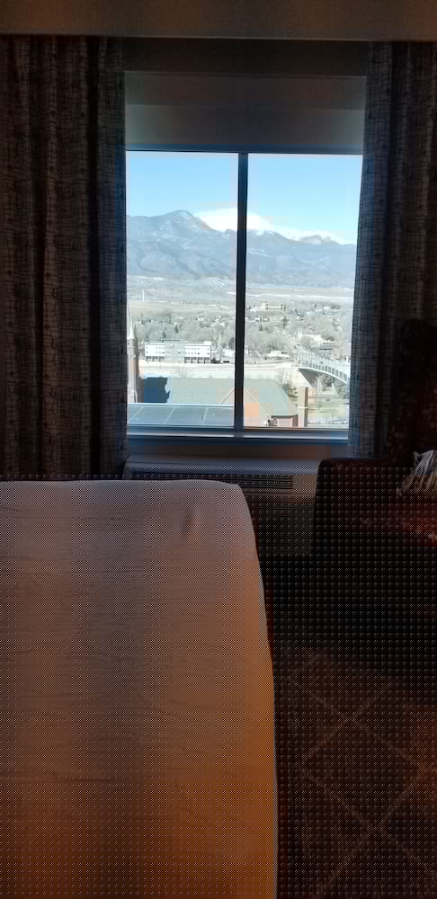hilton garden inn colorado springs downtown