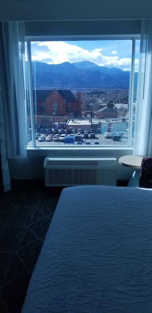 hilton garden inn colorado springs downtown