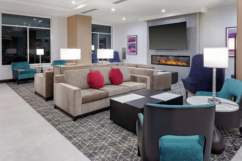 hilton garden inn colorado springs downtown