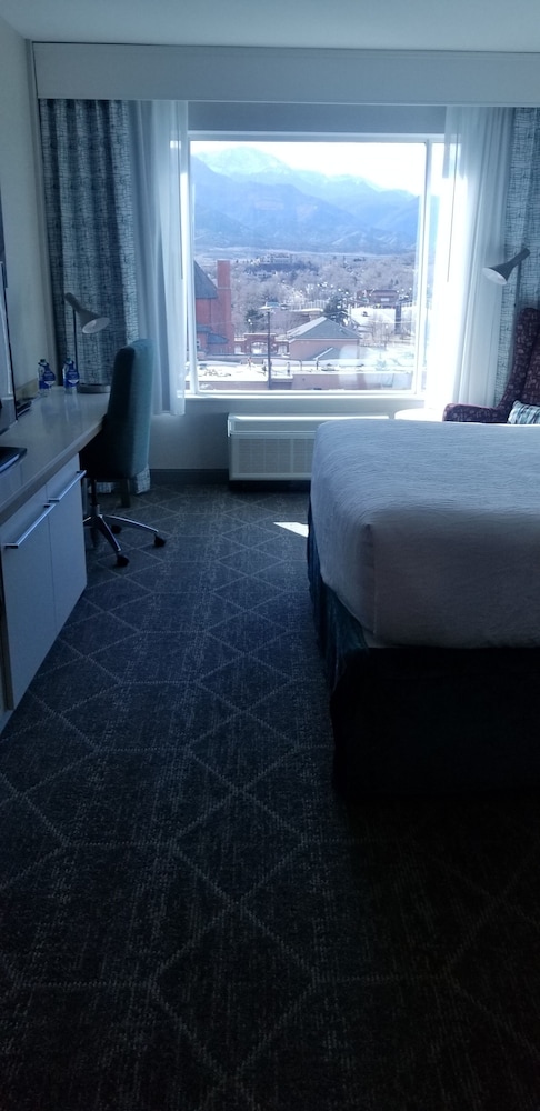 hilton garden inn colorado springs downtown