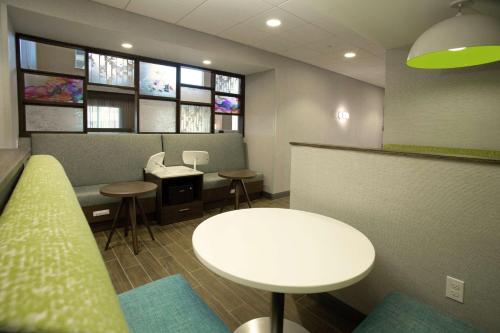 hampton inn and suites kutztown