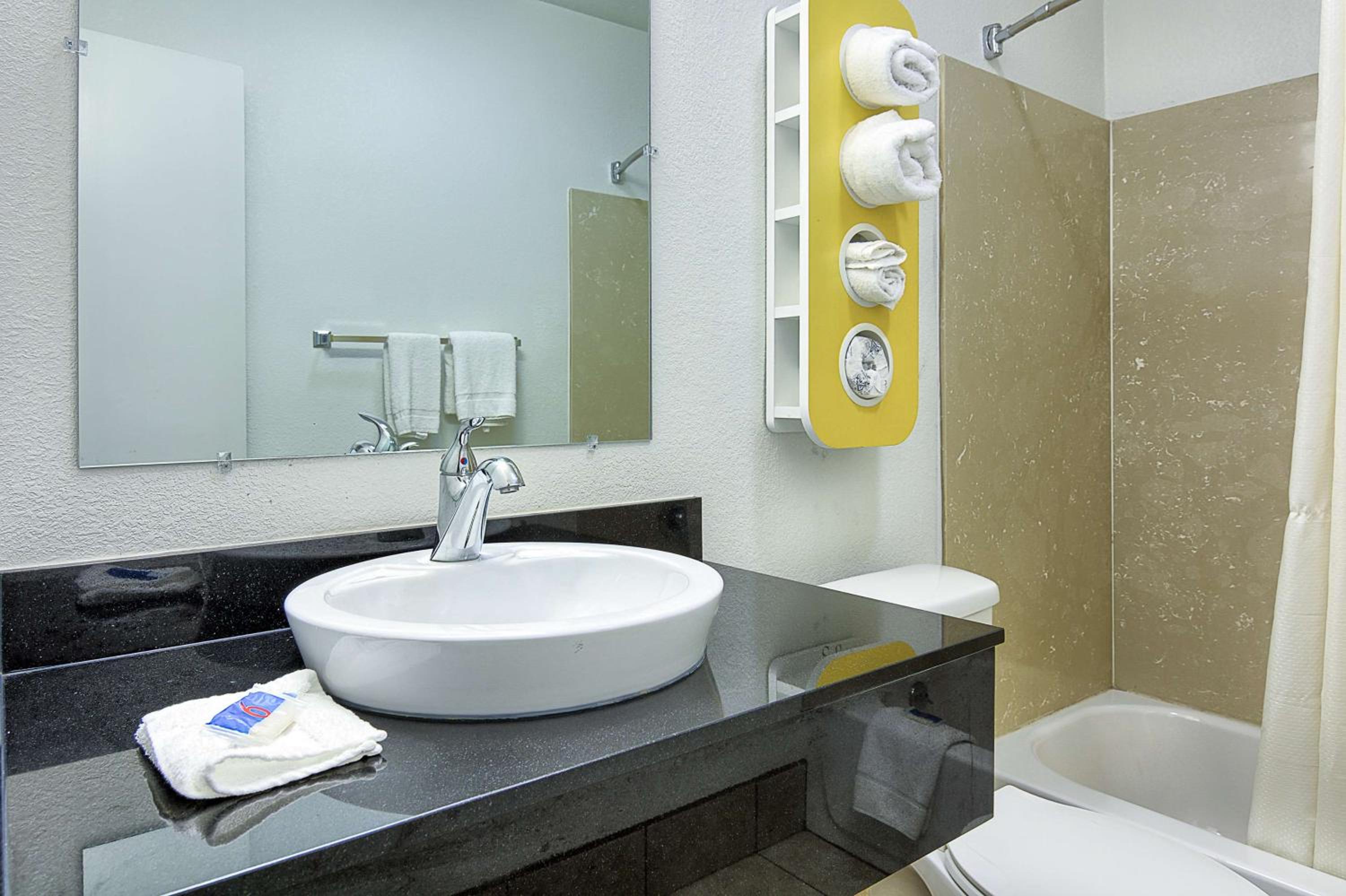 holiday inn express and suites savannah w chatham pa