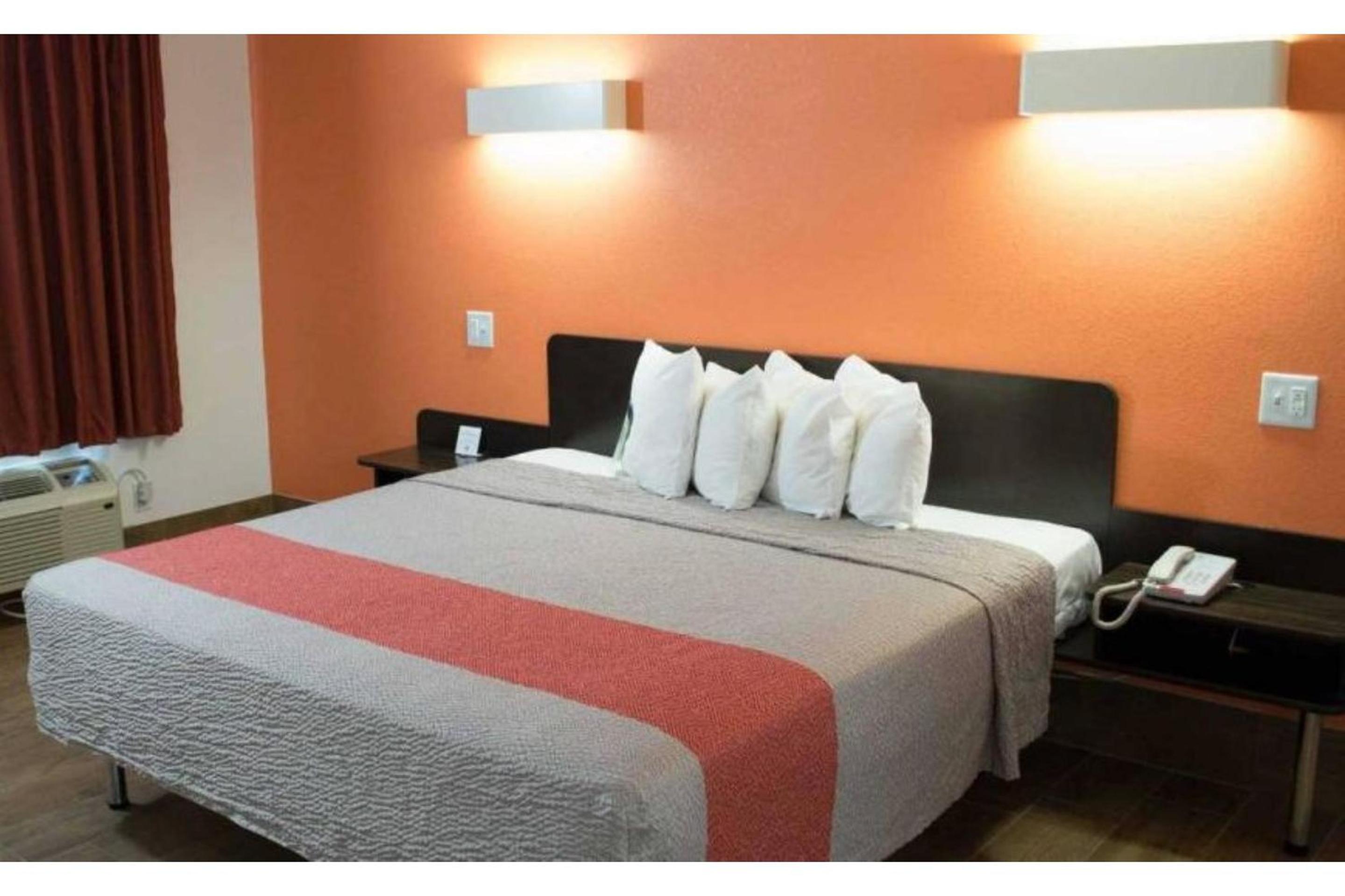 holiday inn express and suites savannah w chatham pa