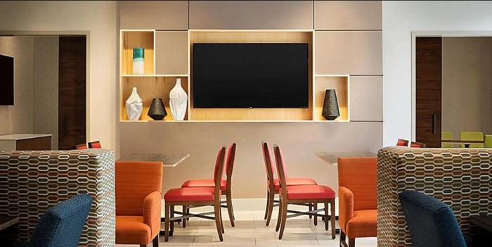 holiday inn express and suites savannah w chatham pa